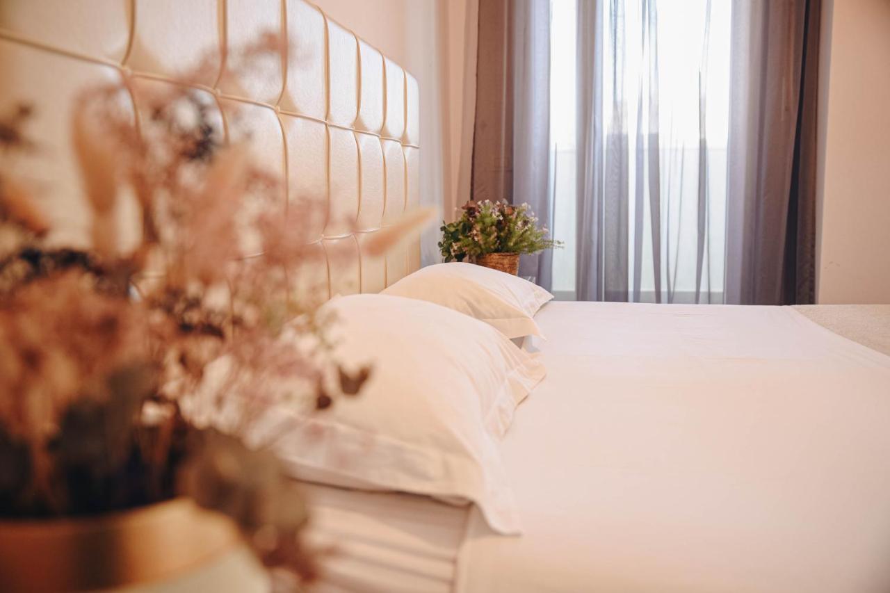Cozy Rooftop Apartment - Your Home, Away From Home! تيرانا المظهر الخارجي الصورة